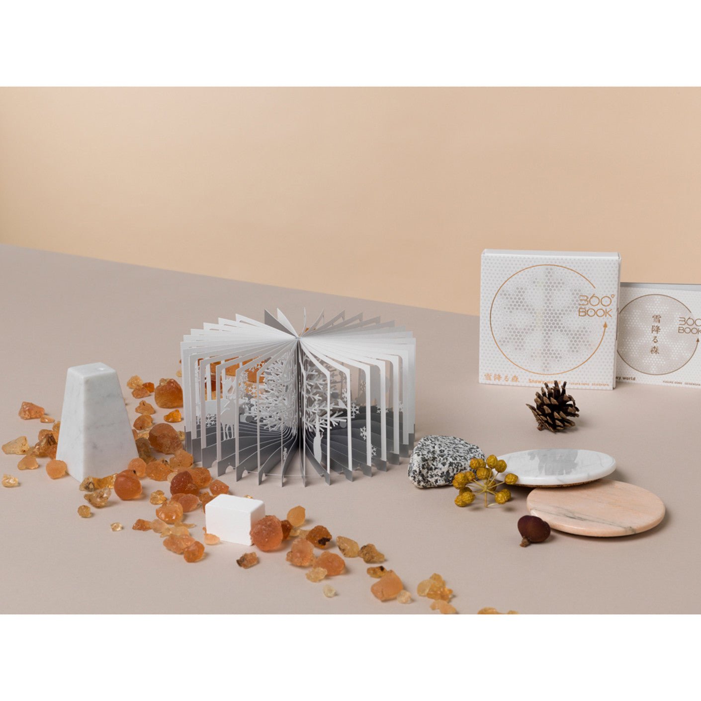 360° BOOK Snow Falling Forest / Seigensha