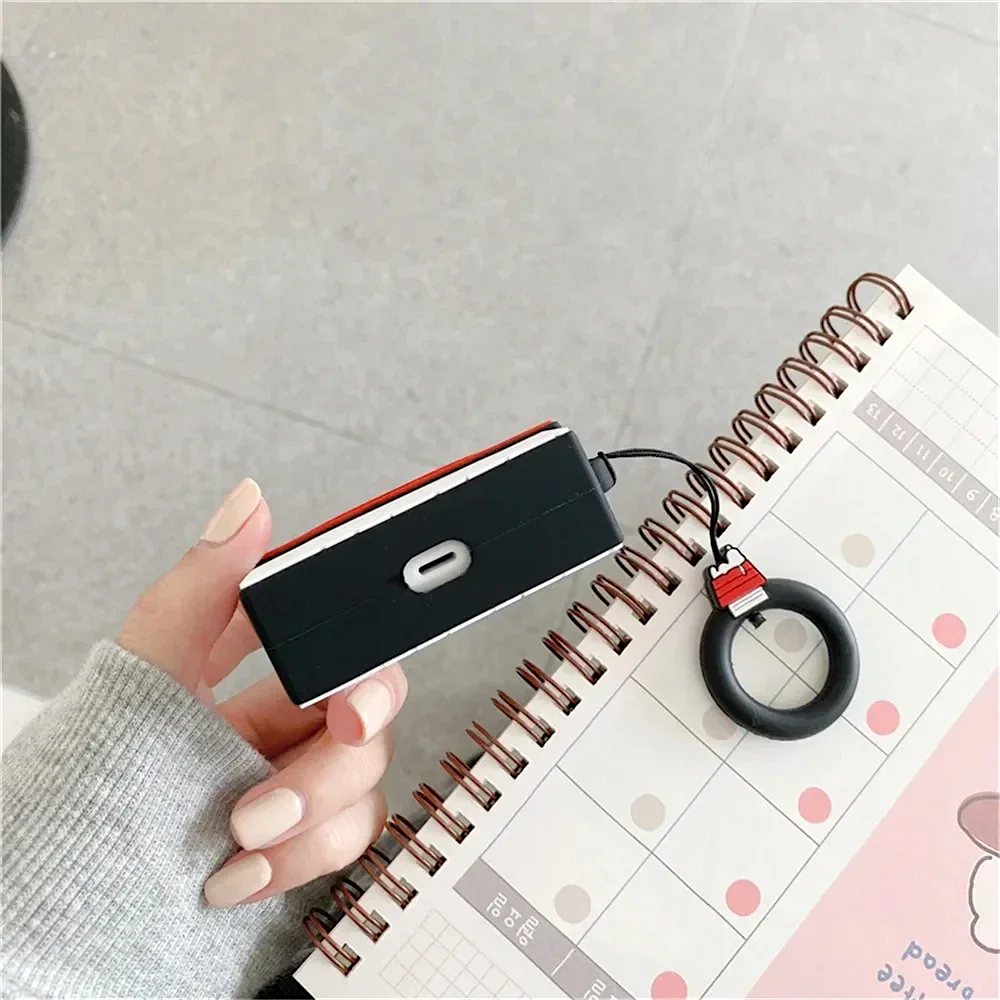 Peanuts Snoopy AirPods Case