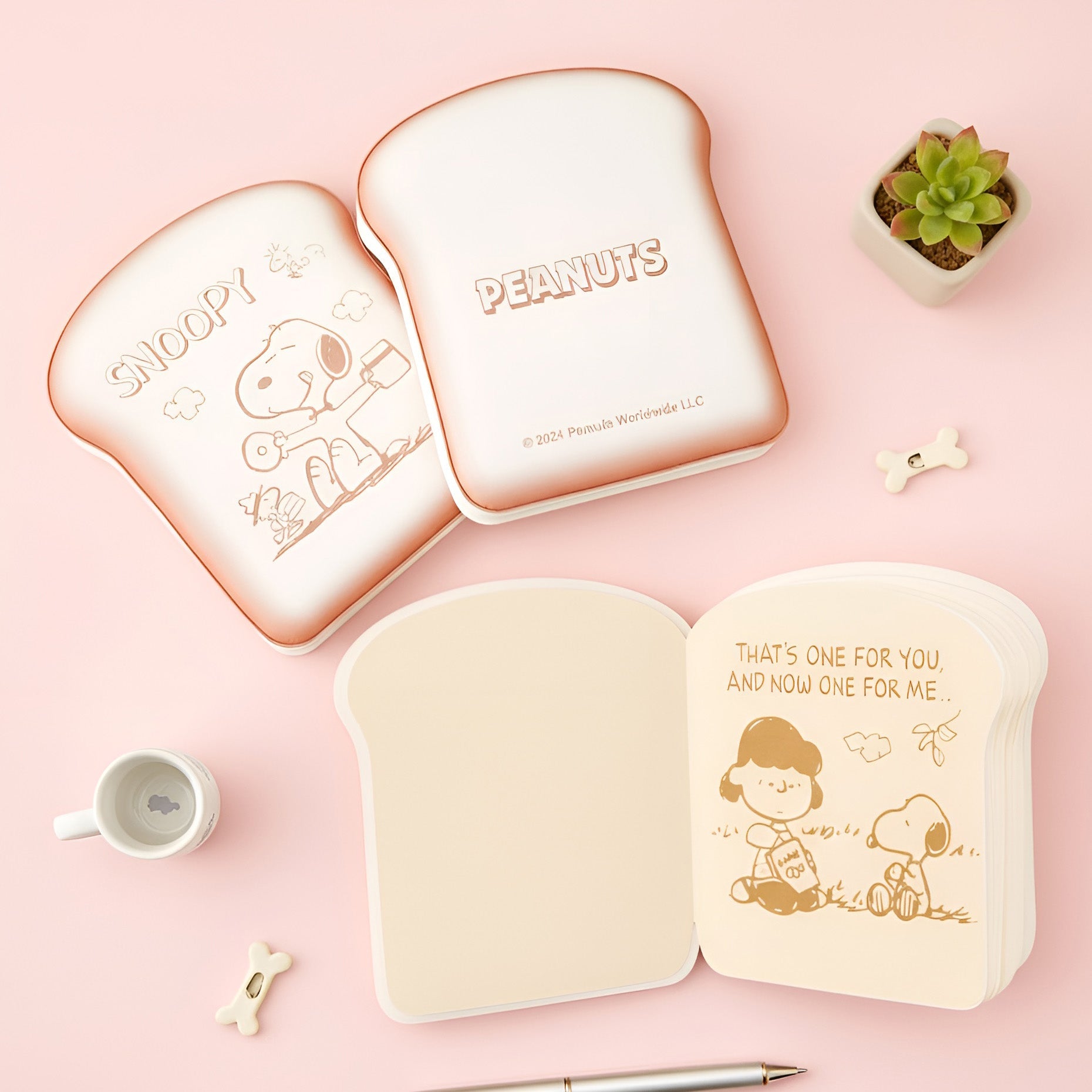 Peanuts Snoopy Puffy Toast Shaped Notebook