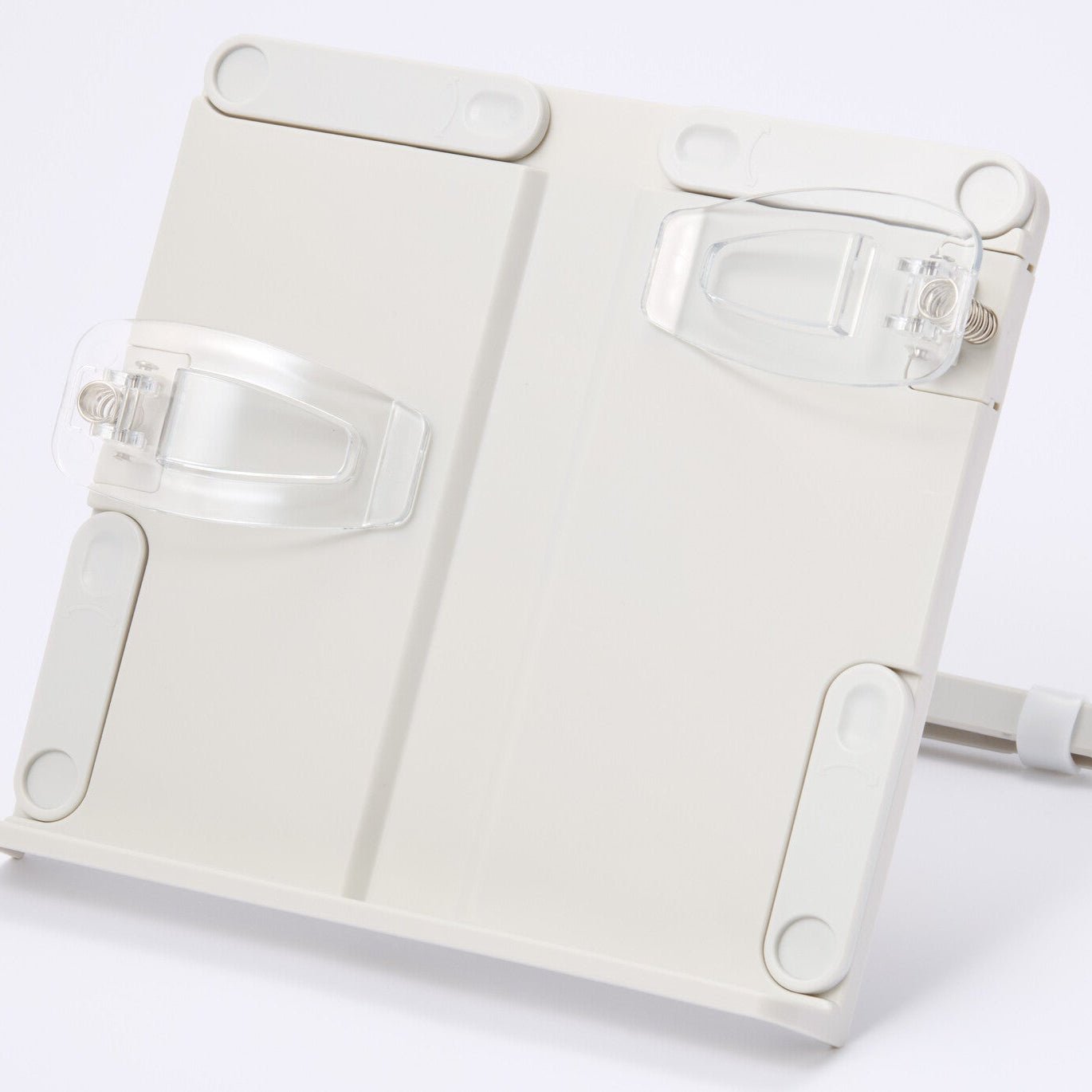 Clip-Style Book Stand / Raymay Fujii