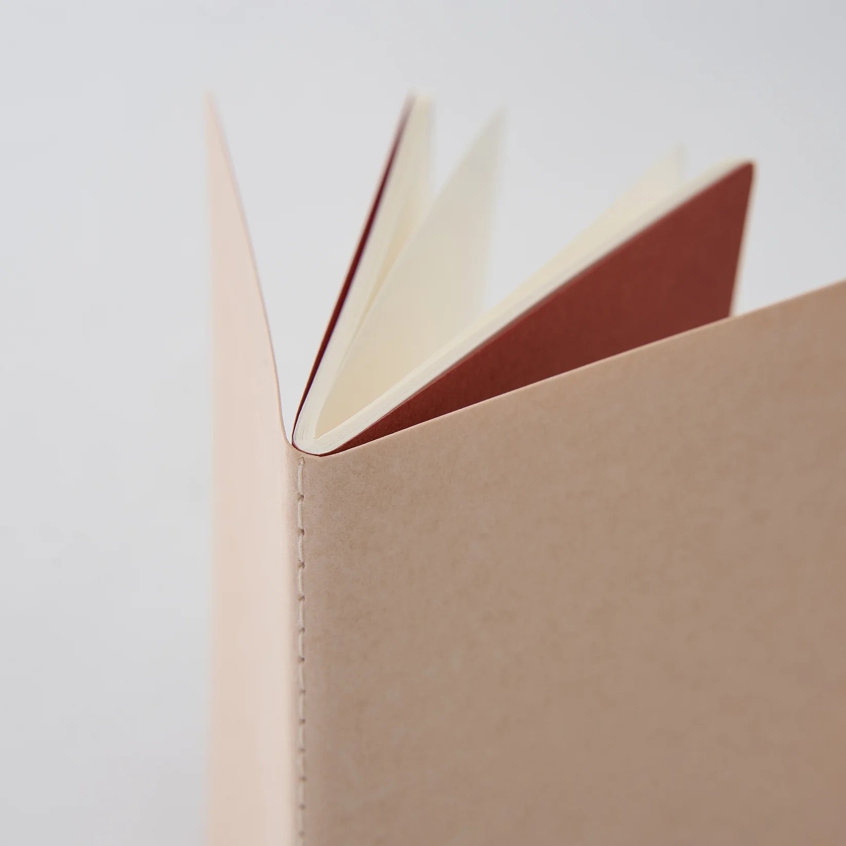 Dressco Cordoba Stitch Notebook Bookcase Set / TAKEO PAPER PRODUCTS