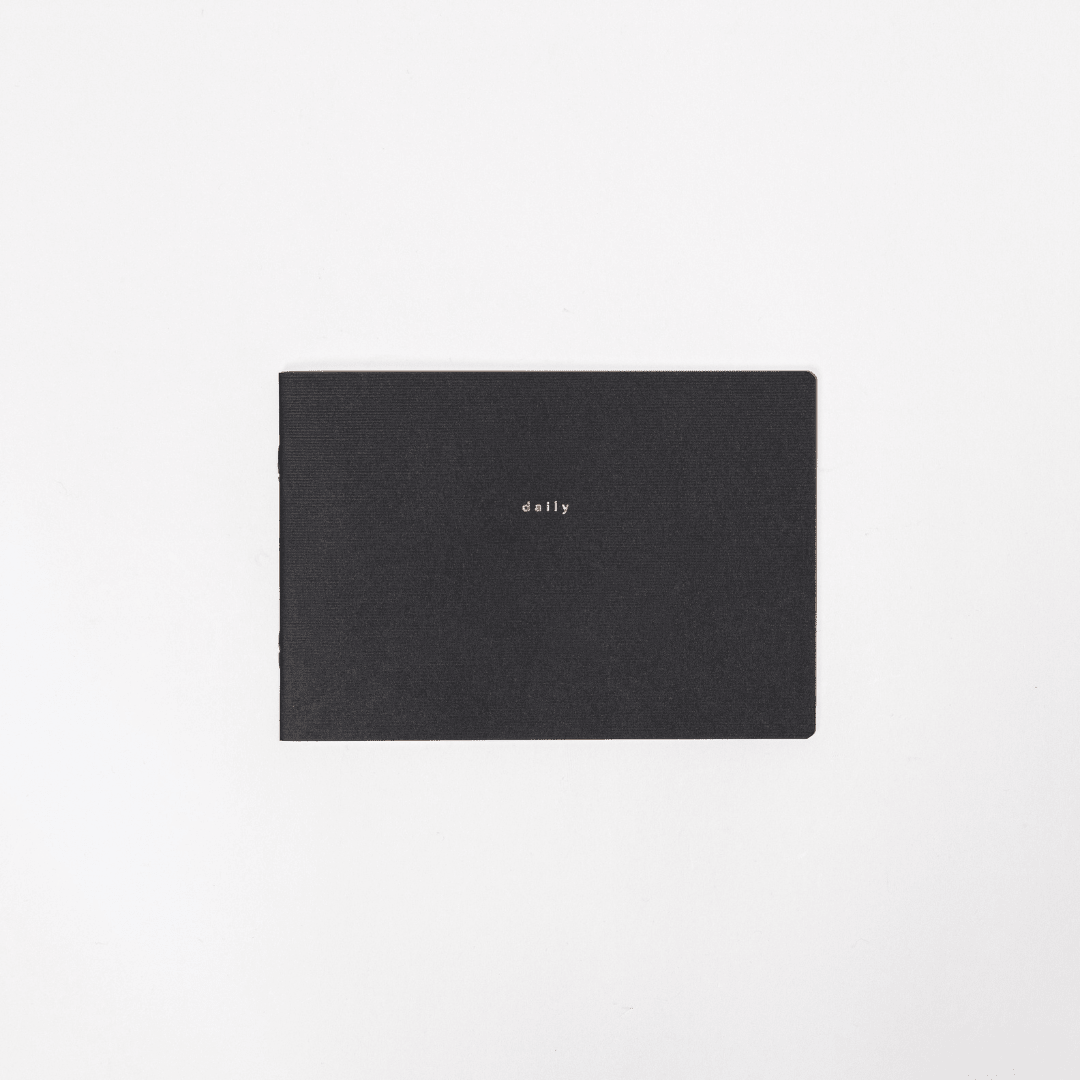 isshoni. Desk Notebook Slim / DAIGO
