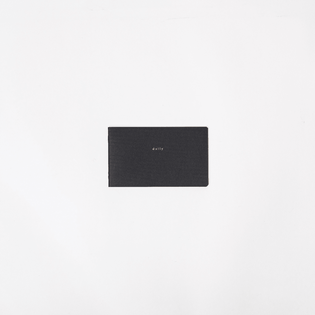 isshoni. Desk Notebook Slim / DAIGO