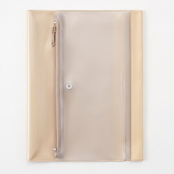 isshoni. Pen Case Notebook Cover / DAIGO