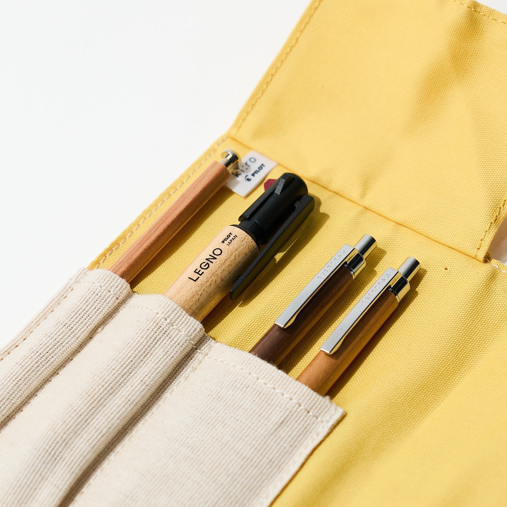 Kiiro Pen Case - Roll Type / Pilot