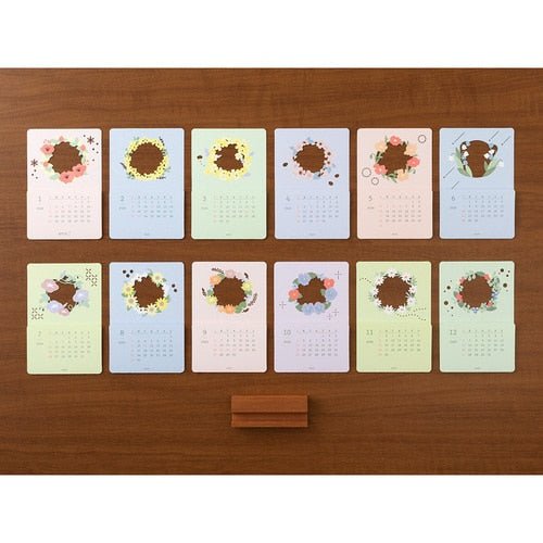 Seasonal Flowers Peek-a-Boo Calendar 2026 / MIDORI
