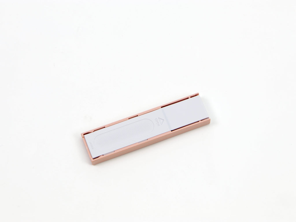 Uni Smudge-Proof Lead Cheek Pink Color Case