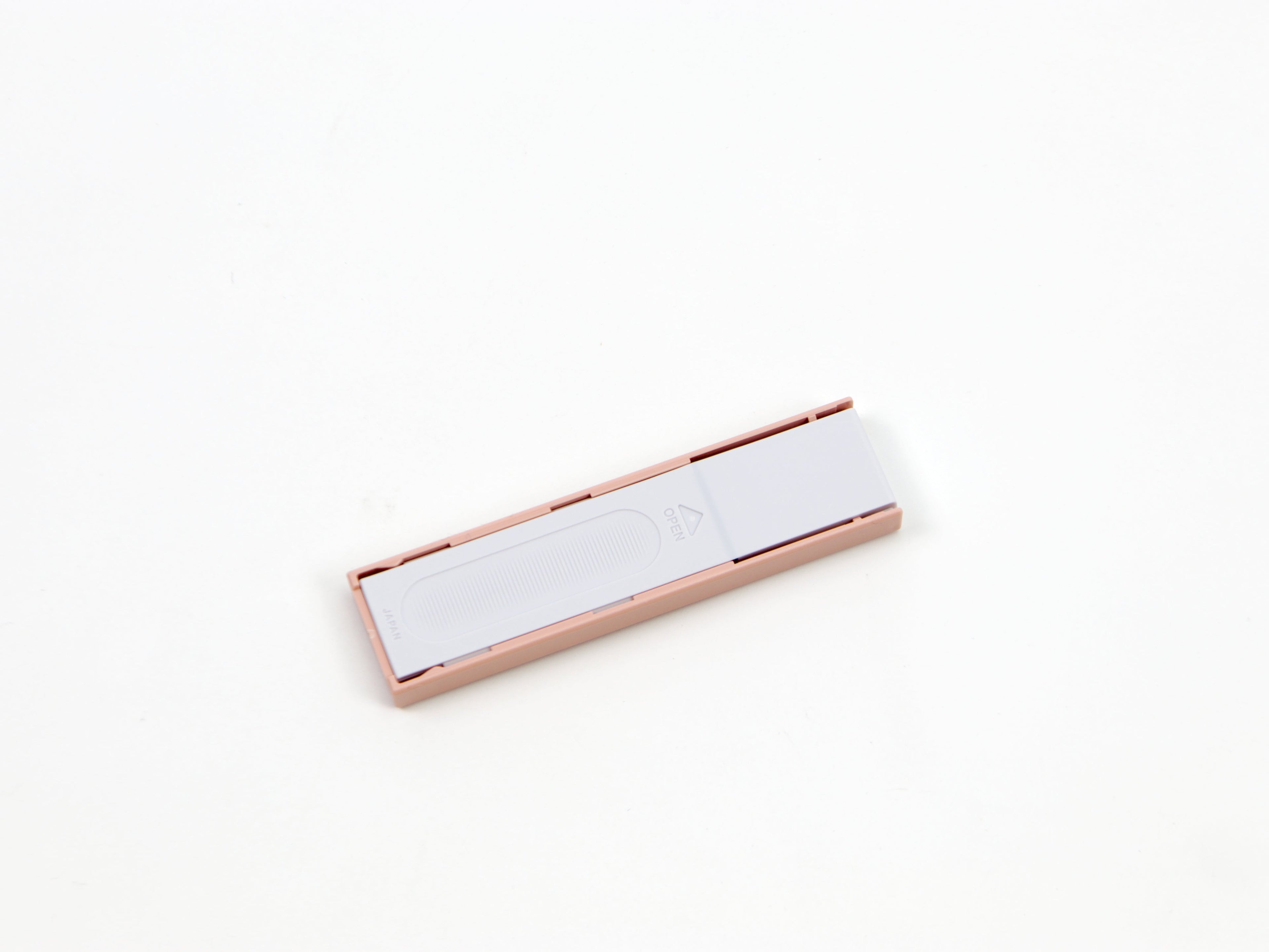 Uni Smudge-Proof Lead Cheek Pink Color Case